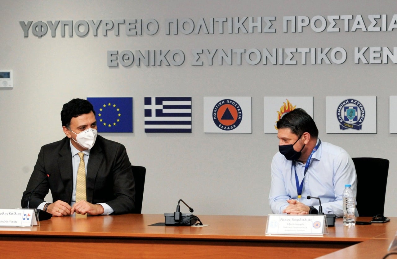 Νέα μέτρα για ανεμβολίαστους: Εκτός γηπέδων και κλειστών χώρων διασκέδασης  – Τέλος τα δωρεάν τεστ