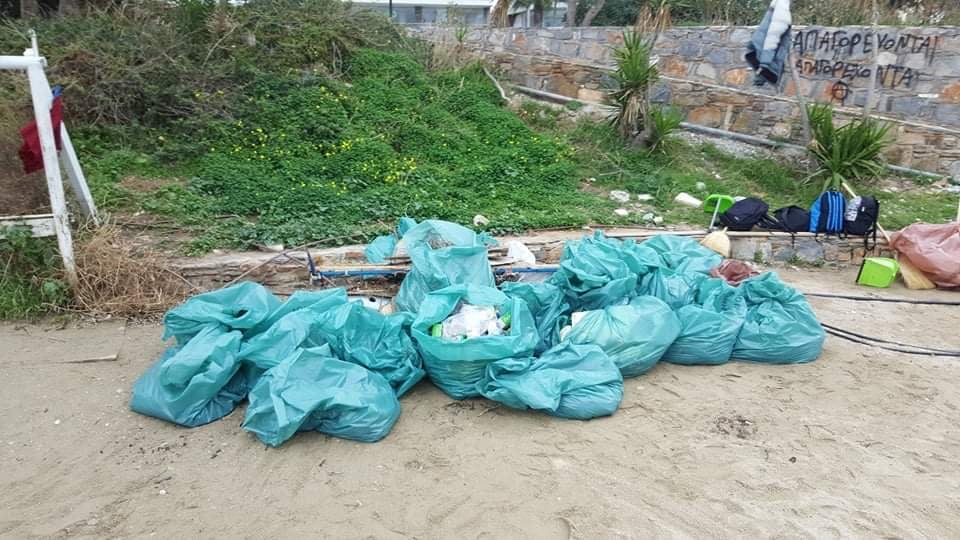 116 σακούλες σκουπιδιών μαζεύτηκαν από τις παραλίες του Αλίμου