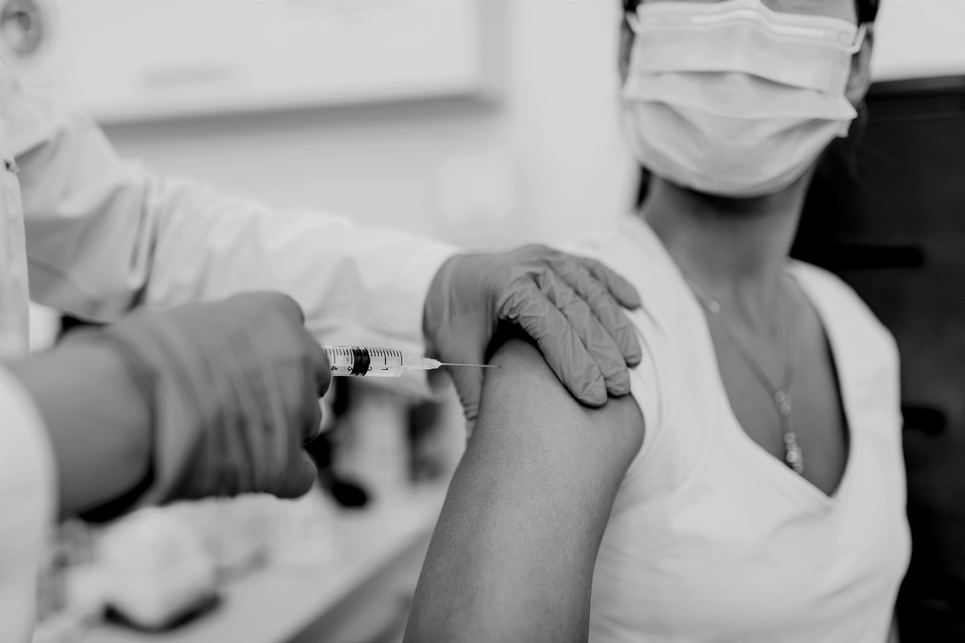 «Γιατί θα κάνω το εμβόλιο»: 5 νότιοι απαντούν
