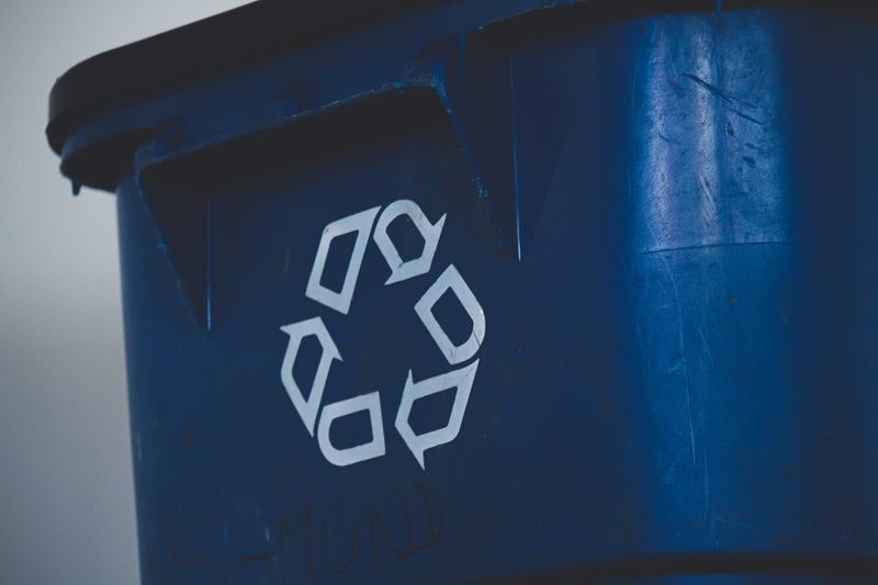 Tetra Pak: Δημιουργεί χάρτινες συσκευασίες ροφημάτων από ανακυκλώσιμα υλικά