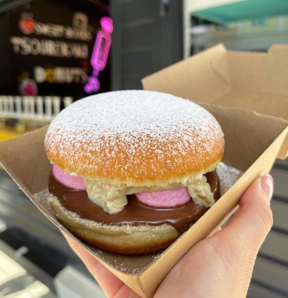 To Jerry’s Foodtrack και τα κολασμένα donuts του έφτασαν στη Νέα Σμύρνη, 