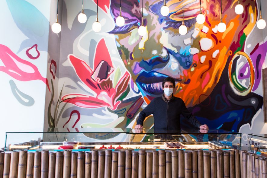 Σουίτ: Ο Μπάμπης Ζiντίλης άνοιξε το δικό του ζαχαροπλαστείο στο Παλαιό Φάληρο