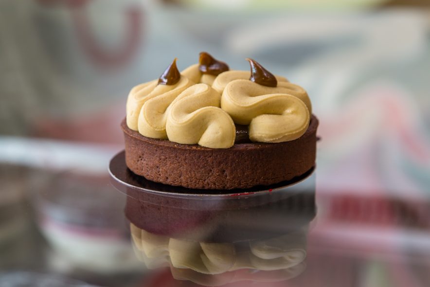 Τα γλυκά του ζαχαροπλαστείου Σουίτ στο Παλαιό Φάληρο, με την υπογραφή του Μπάμπη Ζιντίλη