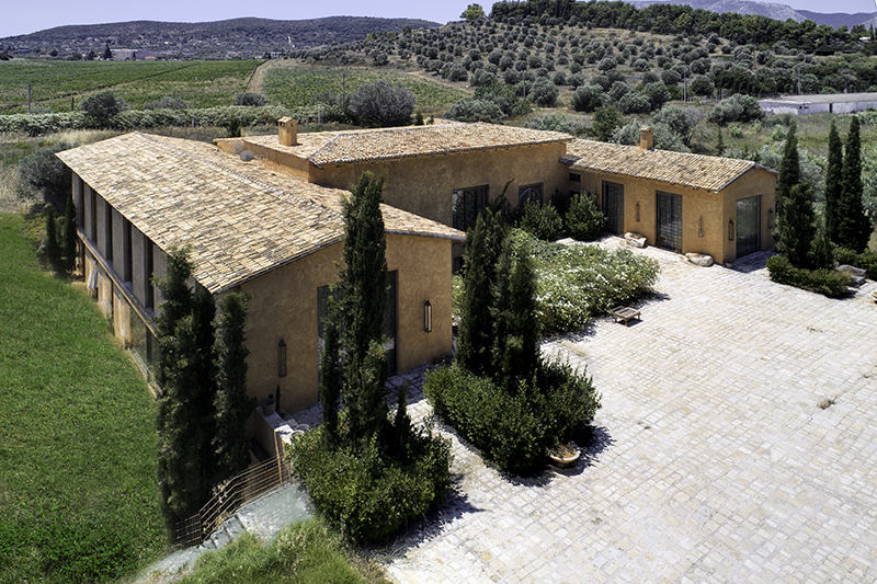 Nasioutzik Mansion: Ο νέος χώρος εκδηλώσεων και δραστηριοτήτων στα Σπάτα ανοίγει τις πόρτες του το καλοκαίρι