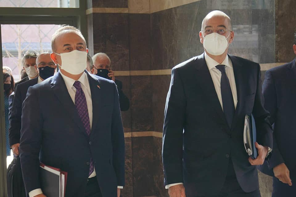 Συνάντηση Μητσοτάκη-Δένδια στο Μαξίμου μετά τη χθεσινή επίσκεψη του ΥΠΕΞ στην Άγκυρα