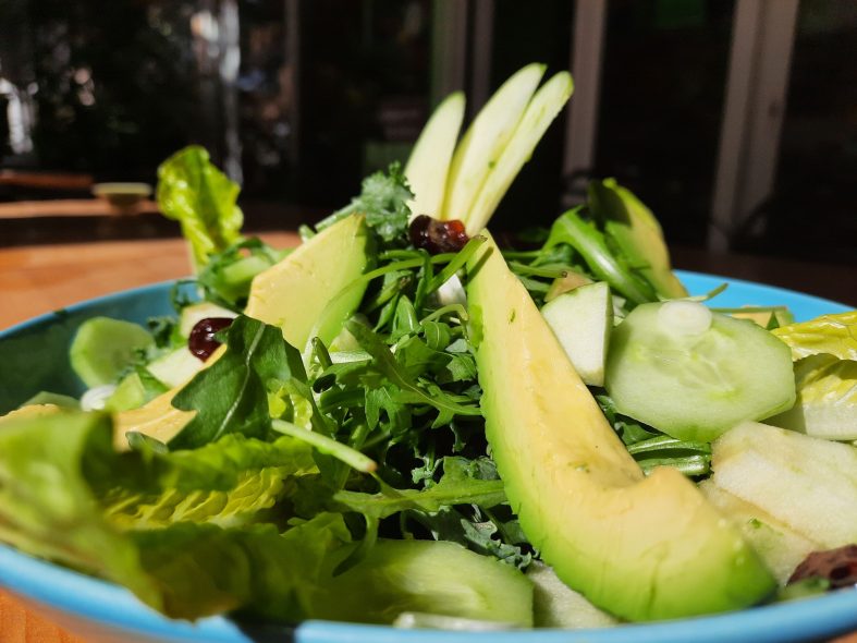 Πράσινη detox σαλάτα «Green Living» με βινεγκρέτ πράσινου μήλου