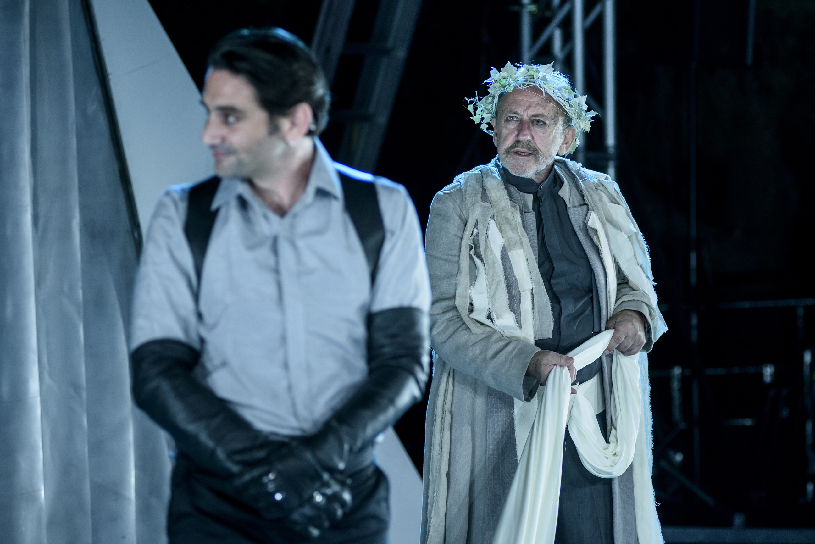 5+1 θεατρικές παραστάσεις που έχουμε βάλει στη λίστα μας για αυτό το καλοκαίρι