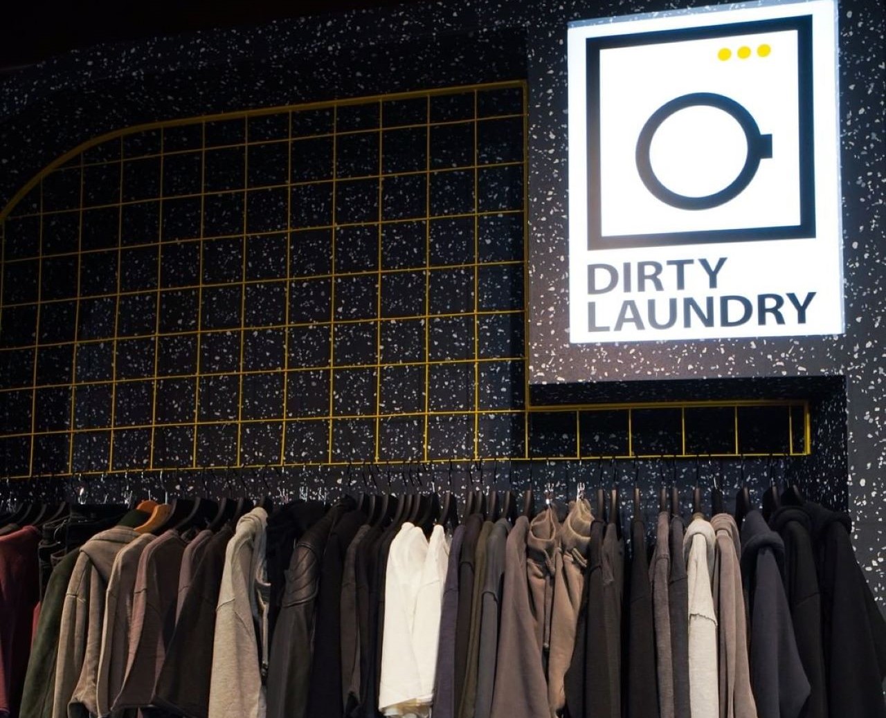 Dirty Laundry: Άνοιξε το νέο τους κατάστημα στη Γλυφάδα