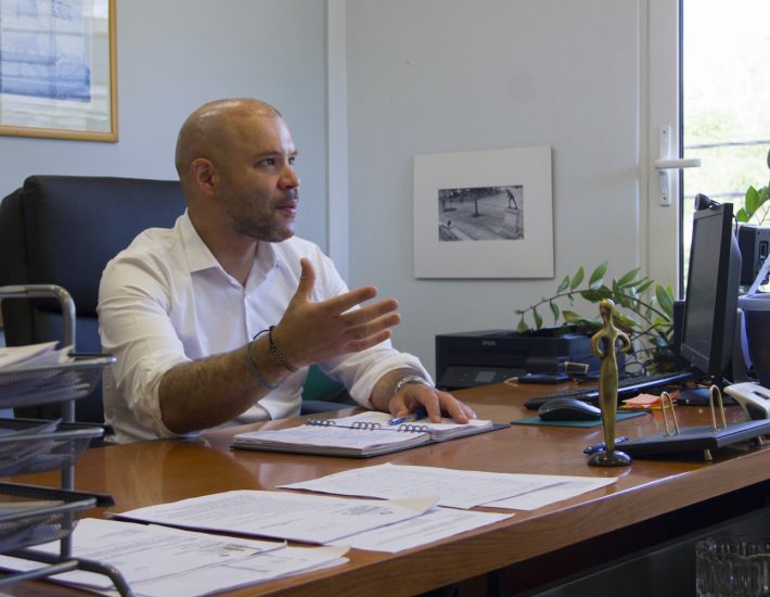 Τα πρόσωπα της επόμενης δεκαετίας: Αιμίλιος Βουγιουκλάκης, Διοικητής Ασκληπιείου Βούλας