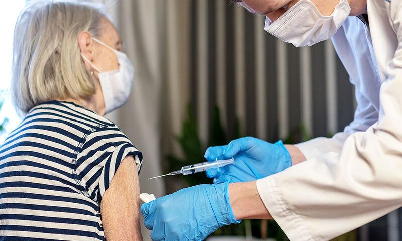 Εμβόλιο Pfizer: Η αποτελεσματικότητά του στη μετάλλαξη Δέλτα ανά ηλικιακή ομάδα