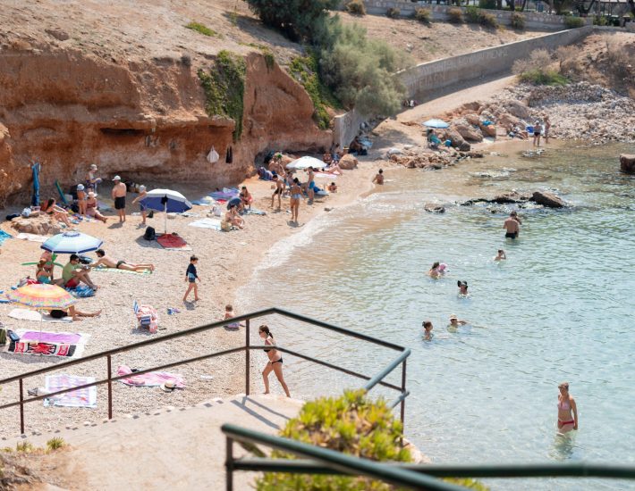 Παραλία: Όμιλος Χειμερινών Κολυμβητών Βουλιαγμένης