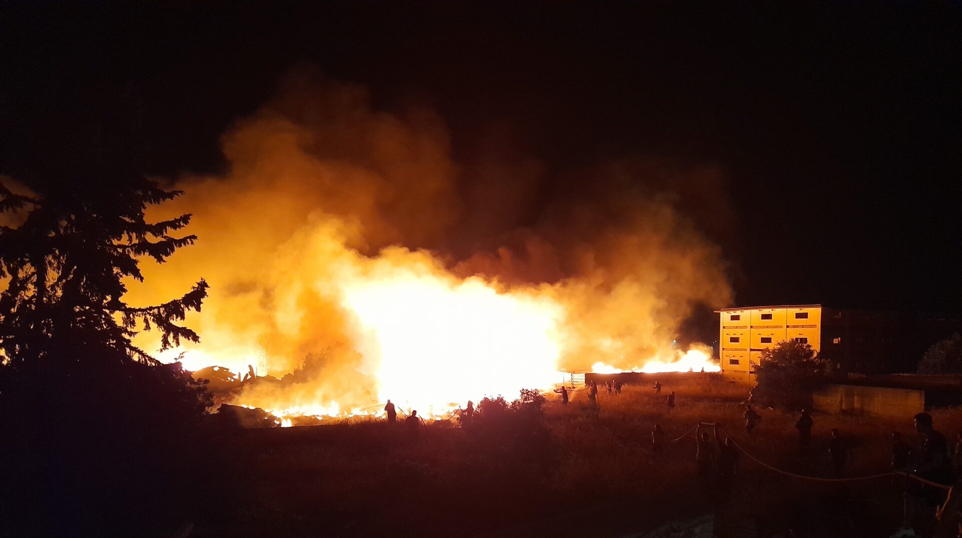 Έσβησε η φωτιά στη Βάρη – Δεν χρειάστηκε εκκένωση