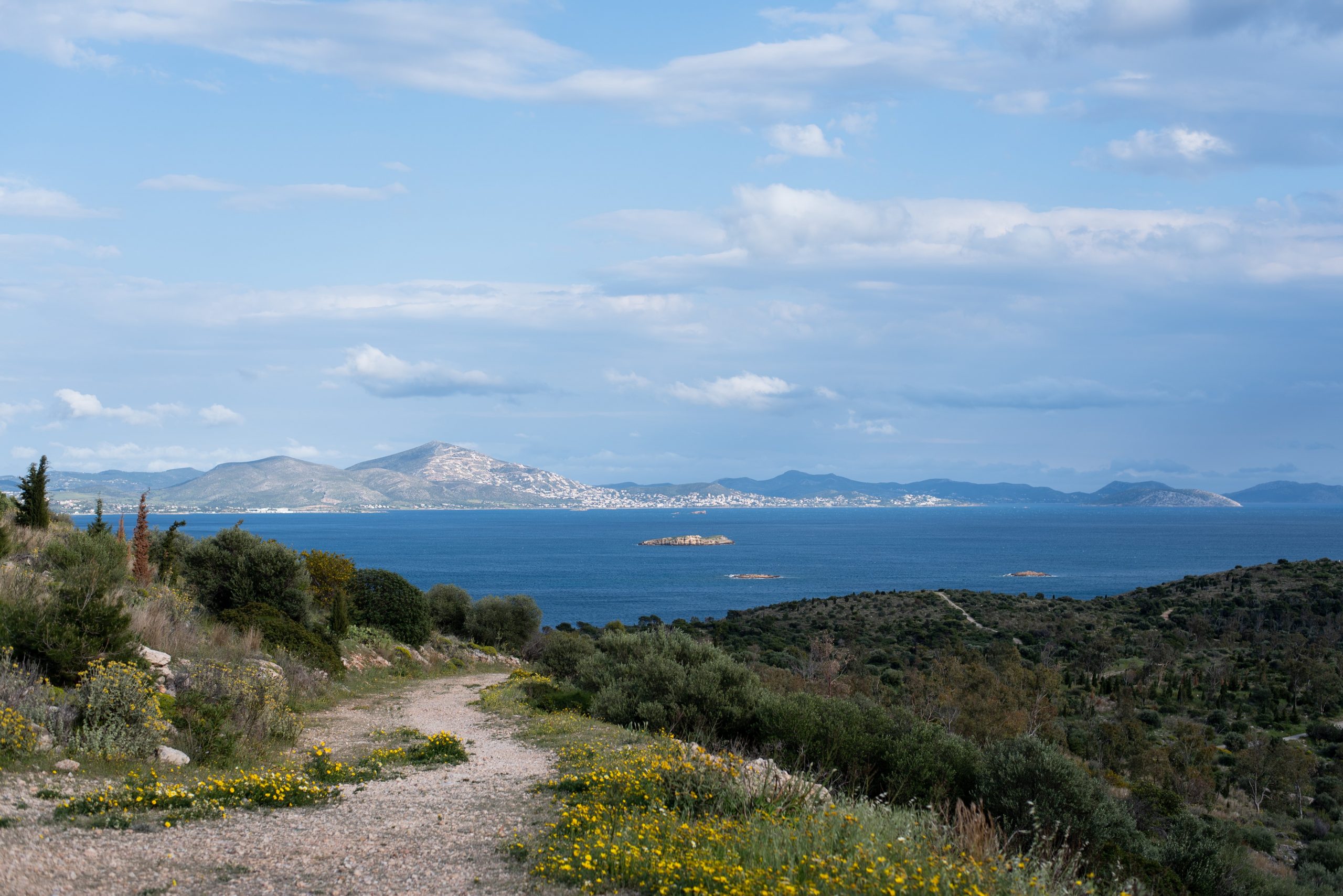 Βουλιαγμένη: Πεζοπορία στον λόφο της Φασκομηλιάς