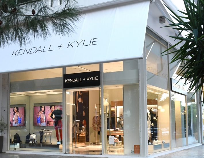Άνοιξε τις πόρτες του το πρώτο κατάστημα KENDALL+KYLIE στη Γλυφάδα