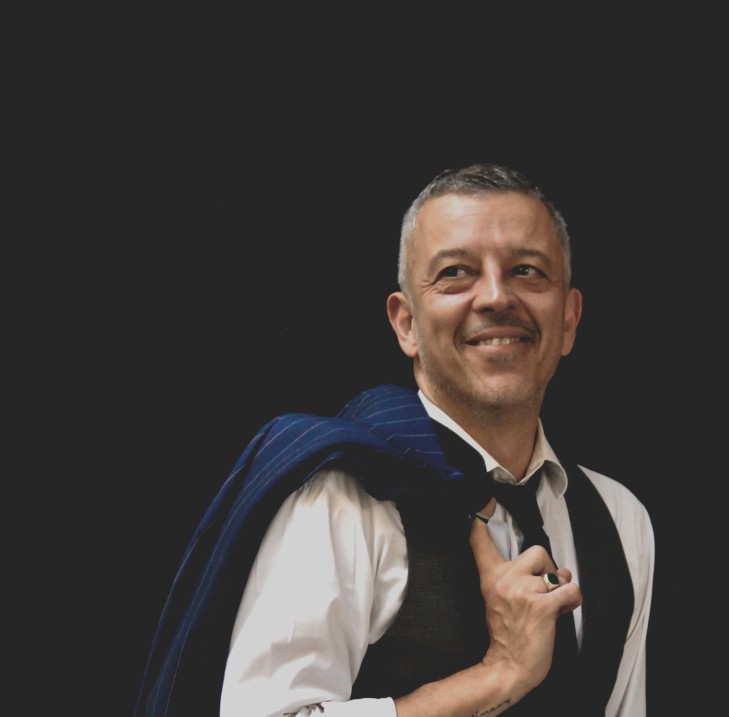 All About Jazz: O Μάνος Αθανασιάδης με την μπάντα του στο Red Jasper Cabaret Theatre