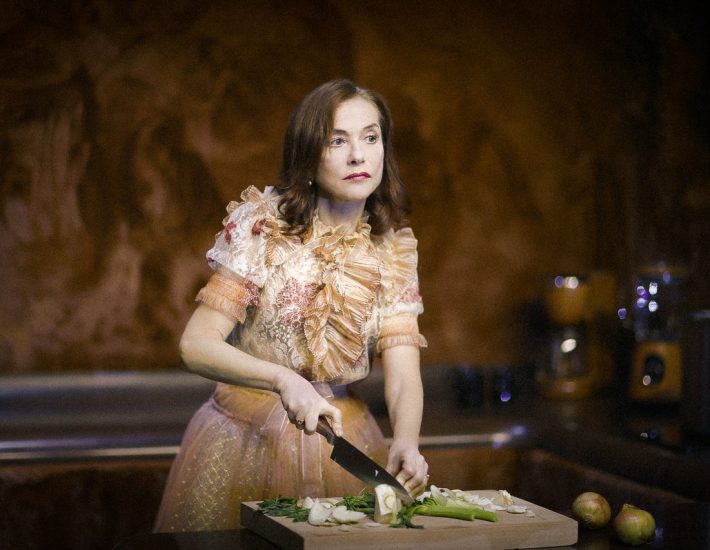 Γυάλινος Κόσμος: H Ιζαμπέλ Ιπέρ στη σκηνή της Στέγης