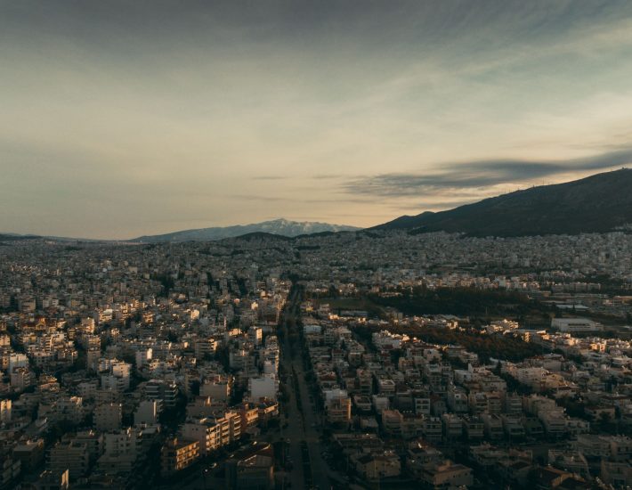 ΝΟΚ και ψηλά κτίρια: «Καυτό» μέτωπο με εξώδικα και αντιδράσεις από τους δήμους των νοτίων