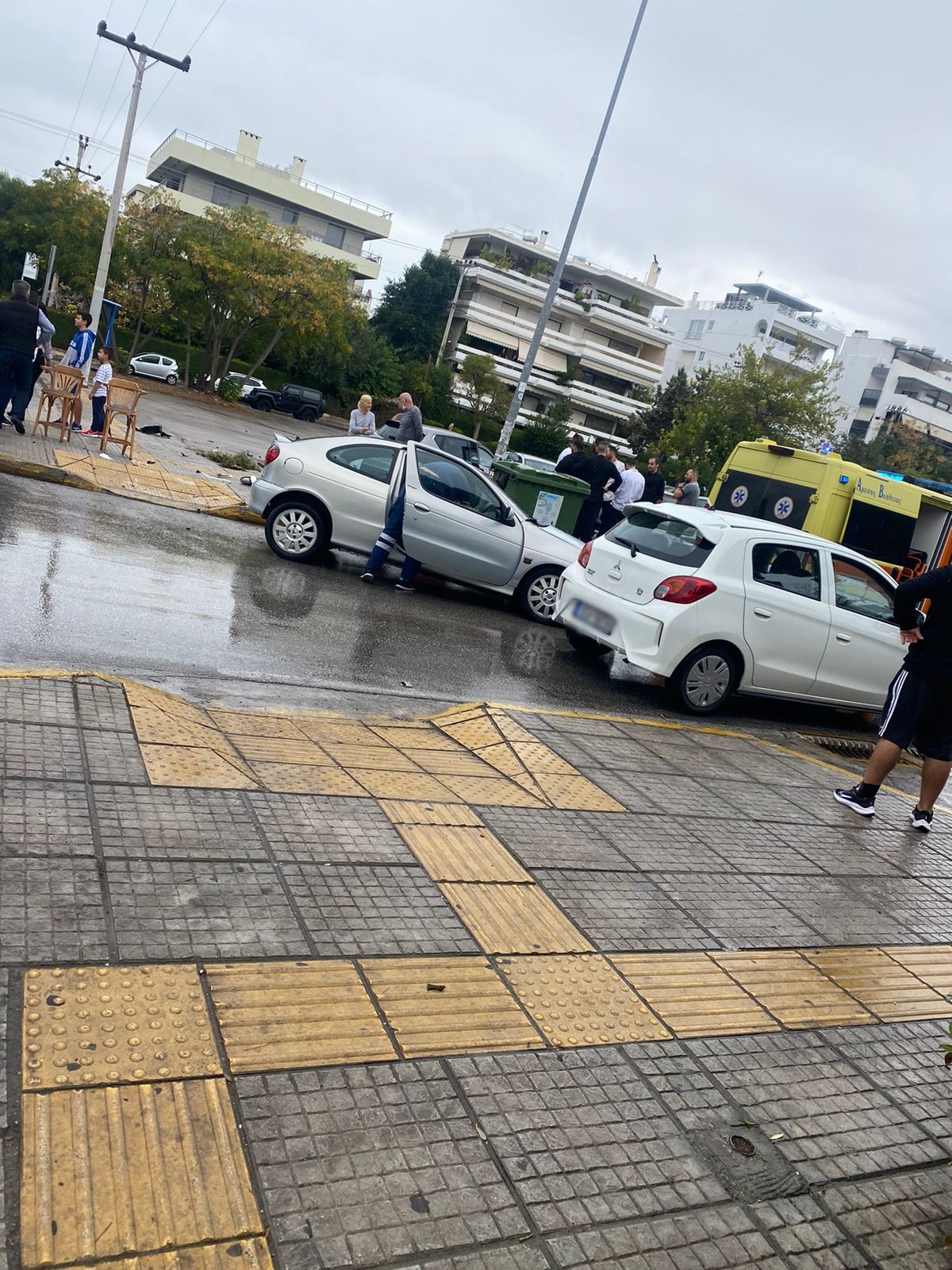 Κύπρου και Ζέρβα: Έκκληση για φανάρι σε μια από τις πιο επικίνδυνες διασταυρώσεις της Γλυφάδας