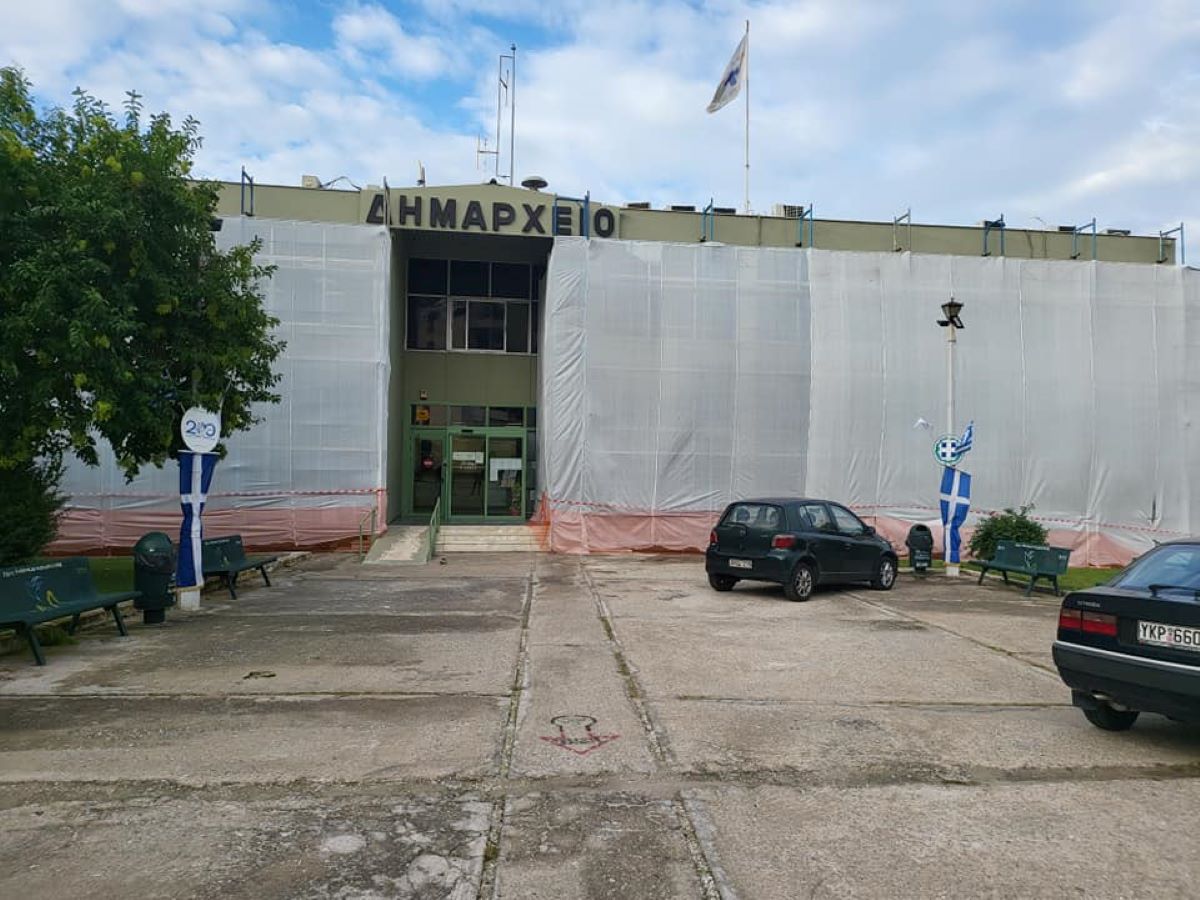 Ολοκληρώνεται η ανακαίνιση του ιστορικού Δημαρχείου της Αργυρούπολης