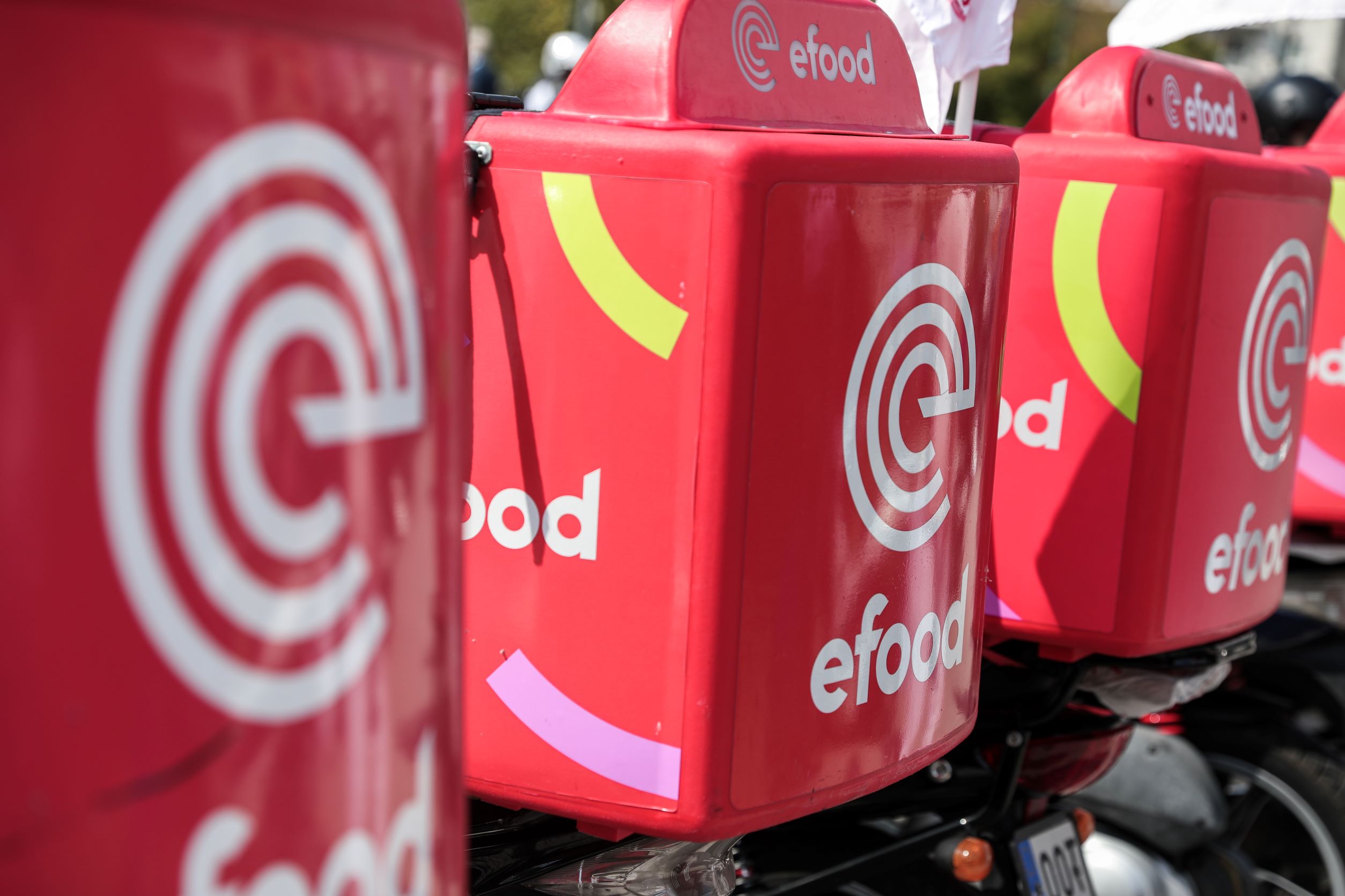 Efood: Αναστέλλει τη λειτουργία της λόγω της κακοκαιρίας