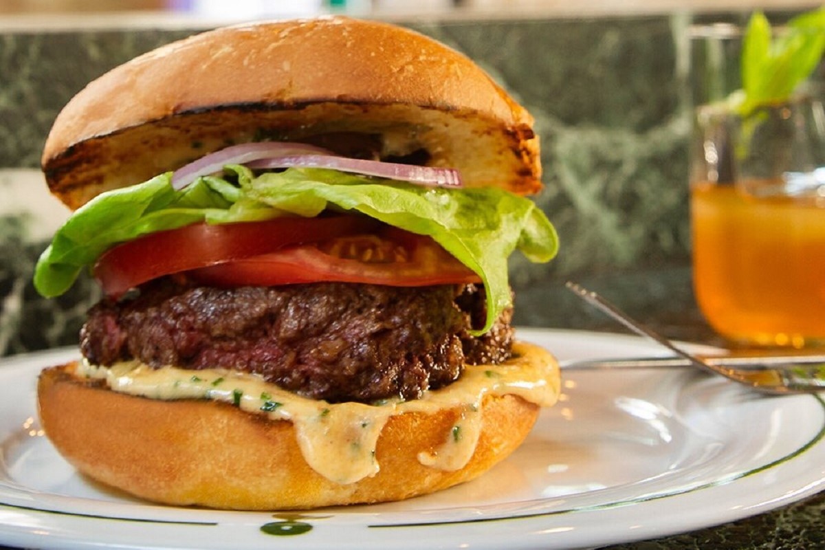 Το burger του Γκαστόνε είναι η νέα μας εμμονή στο κέντρο