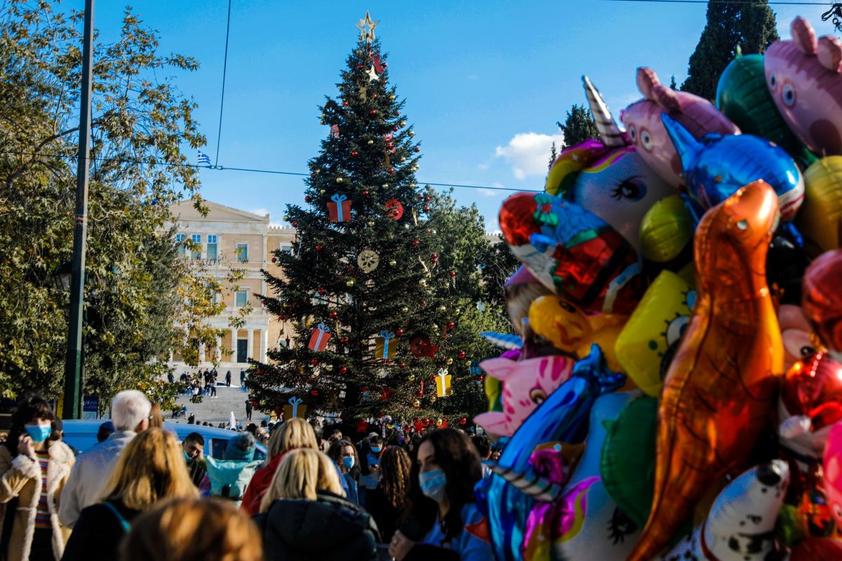 Διασκέδαση, γήπεδα και τηλεργασία οι τρεις πυλώνες για τα νέα μέτρα