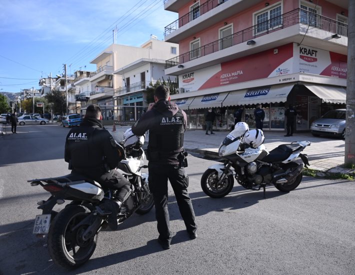 Δολοφονία στη Γλυφάδα: 51χρονος σκότωσε τον σύντροφο της μητέρας του με μαχαίρι