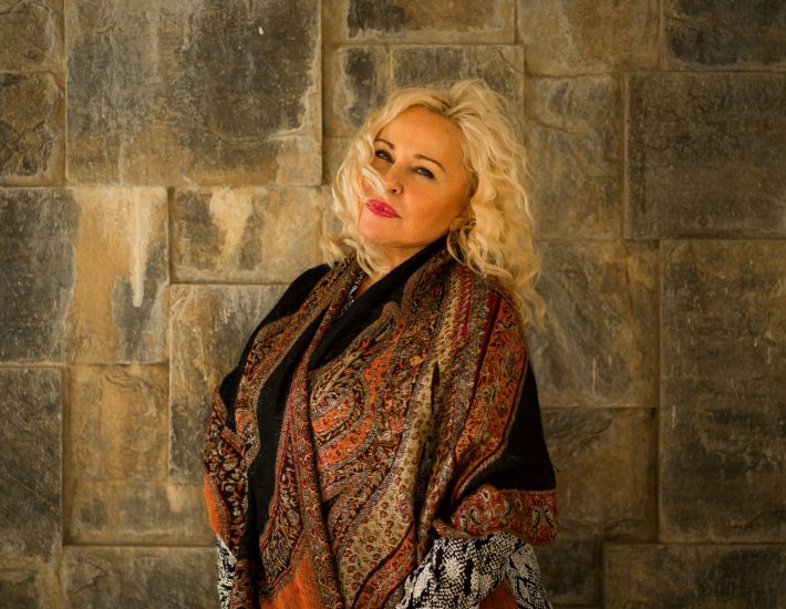 Στο σπίτι με την Μπέσσυ Αργυράκη