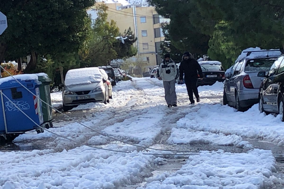 «Παράθυρο» Σκρέκα για αποζημιώσεις σε νοικοκυριά που έμειναν χωρίς ρεύμα