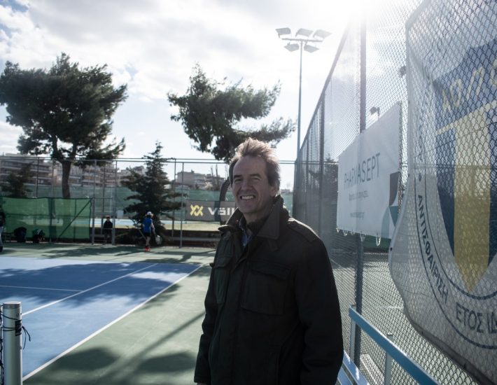 #ΠρότζεκτΓειτονιές: Μια ομάδα στο Παλαιό Φάληρο μαθαίνει τένις σε παιδιά με αυτισμό