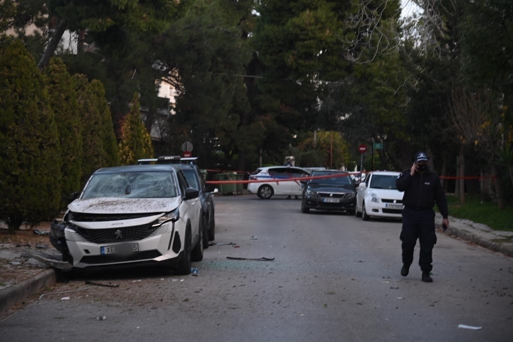 Έκρηξη στη Γλυφάδα: Η ταυτότητα των ενοίκων θα δείξει τους δράστες