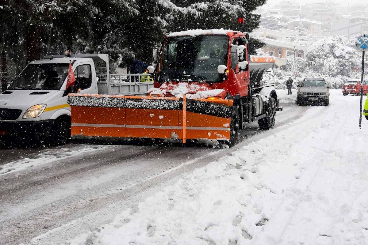 Πώς ο Δήμος Βάρης Βούλας Βουλιαγμένης κατάφερε να κρατήσει την παραλιακή ανοιχτή