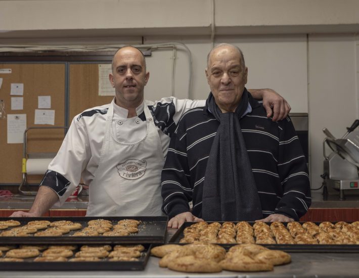 #ΠρότζεκτΓειτονιές: Η Ριβιέρα φτιάχνει εδώ και 45 χρόνια αυθεντικά πολίτικα γλυκά