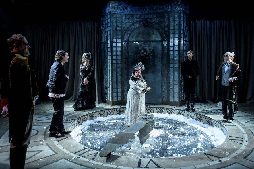 Συμφορά Από Το Πολύ Μυαλό - Θέατρο οδού Κυκλάδων