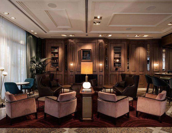 Πού να πας για φαγητό και ποτό μετά το θέατρο στην Αθήνα