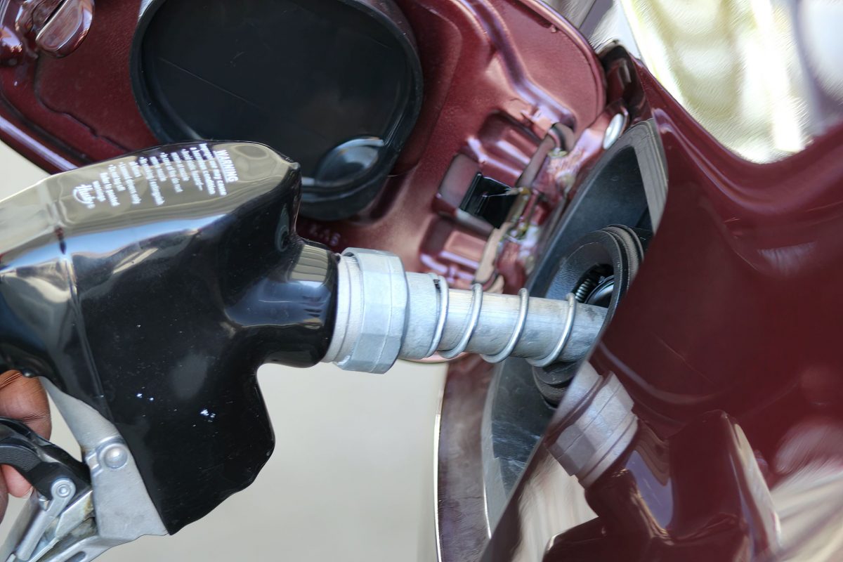 Βενζίνη – ντίζελ: 13 ευρώ το μήνα η επιδότηση για 3 μήνες – Ποιοι και πώς θα την πάρουν