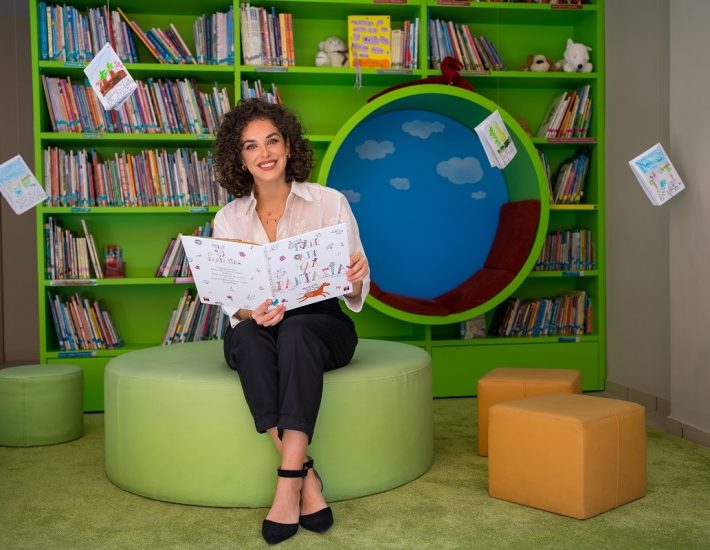 Πολυξένη Καίσαρη: «Στοχεύουμε στο να βιώνουν τα παιδιά αυτά που μαθαίνουν, αφού είναι ο πιο σίγουρος δρόμος για τη γνώση»