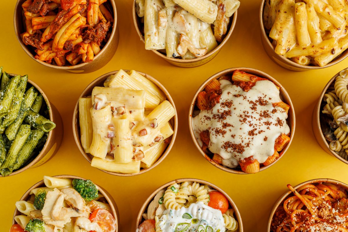 Το Lagom θα σε κάνει να γυρίζεις τη Γλυφάδα με μία μακαρονάδα στο χέρι