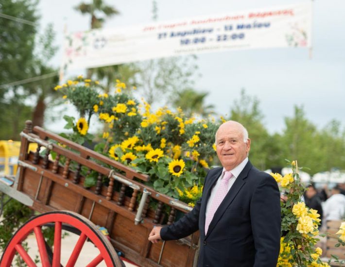 Λευτέρης Αργυρουδάκης: Ο άνθρωπος πίσω από τη Γιορτή των Λουλουδιών στη Βάρκιζα