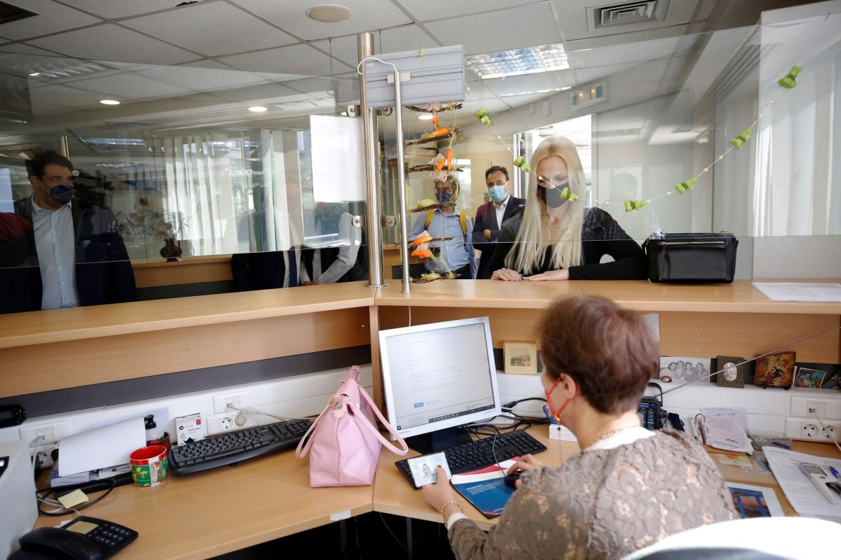 Δήμος Παλαιού Φαλήρου: Παρουσιάστηκε στο Δημαρχείο η διαδικασία έκδοσης πιστοποιητικών για τους πολίτες μέσω gov.gr