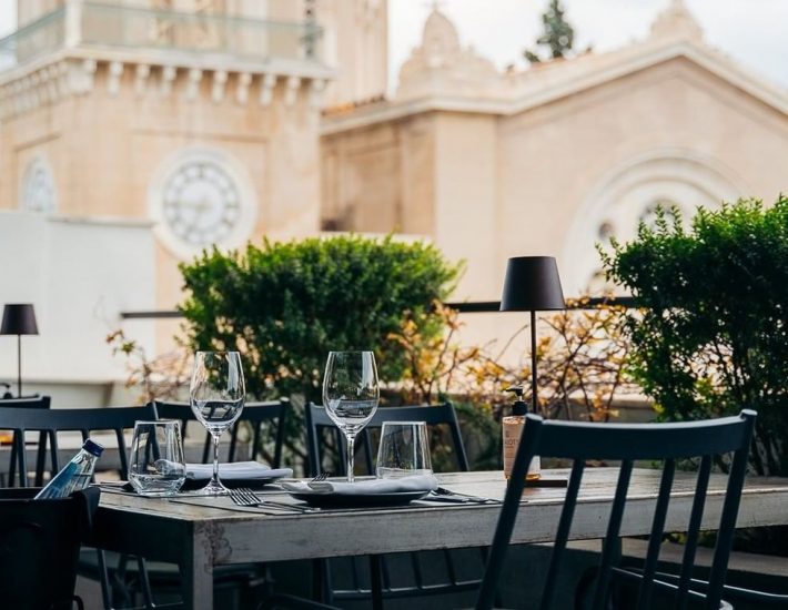 Τα καλύτερα εστιατόρια της Αθήνας, σύμφωνα με τους φετινούς Χρυσούς Σκούφους