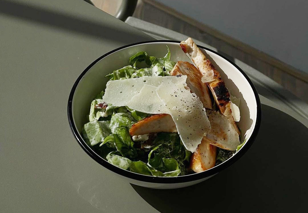 Sofi’s: Ένα νέο healthy spot άνοιξε τις πόρτες του στην πλατεία Βουλιαγμένης