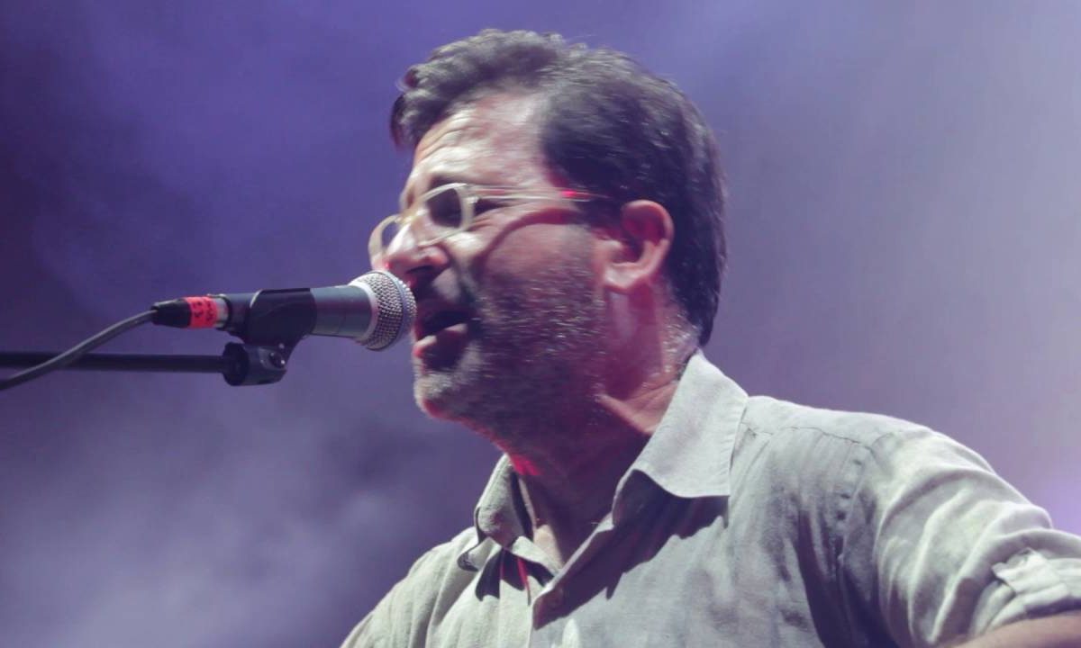 Ο Θανάσης Παπακωνσταντίνου επιστρέφει στο Θέατρο Βράχων