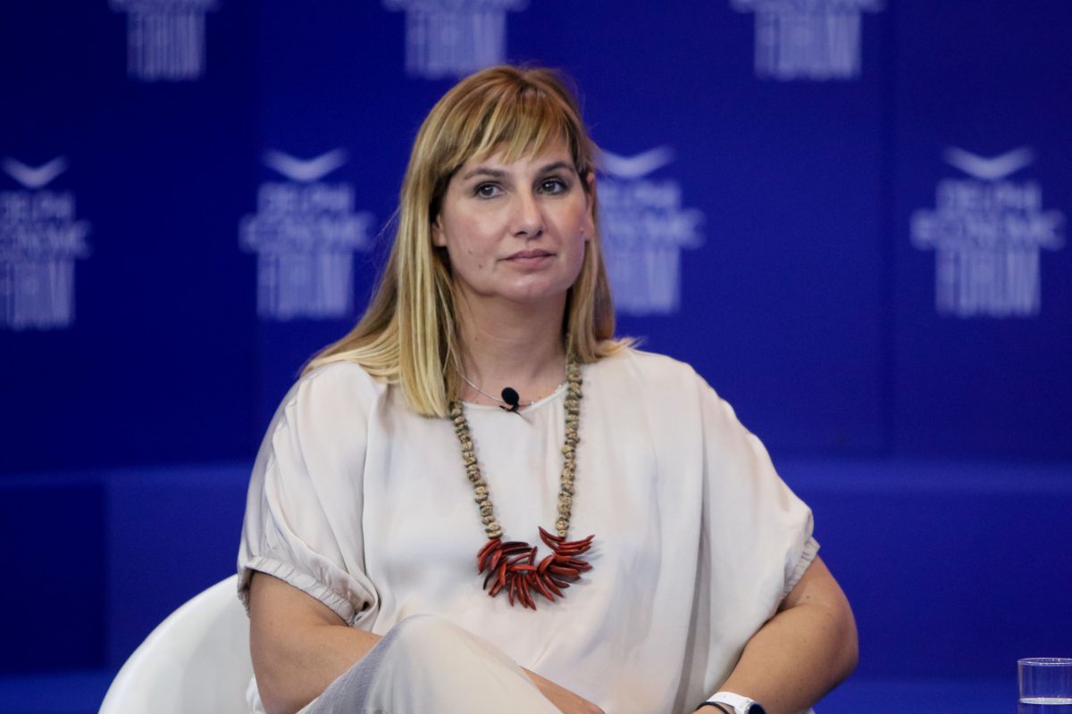 Σοφία Μπεκατώρου: Οδηγός παρέσυρε και σκότωσε τον σκύλο της στη Βάρκιζα