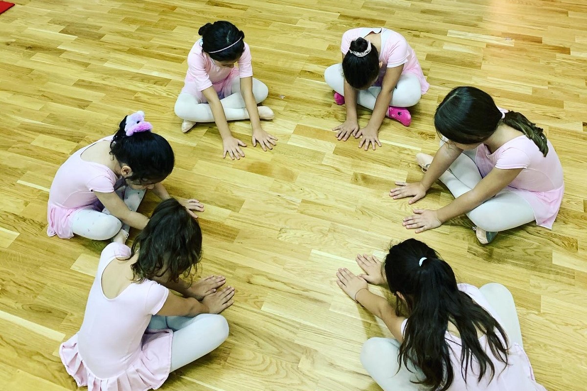 Η σχολή χορού Μαρίνα Λαμπροπούλου στη Ν. Σμύρνη προσφέρει μαθήματα για μικρούς και μεγάλους χορευτές