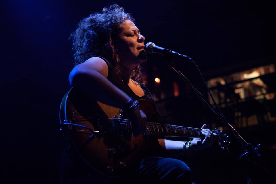 Η Ματούλα Ζαμάνη στο Θέατρο Βράχων