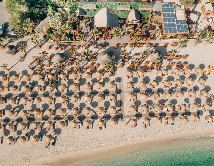 Το Bolivar προσφέρει (και) στους ξένους τουρίστες μια πραγματική «summer in Greece» εμπειρία