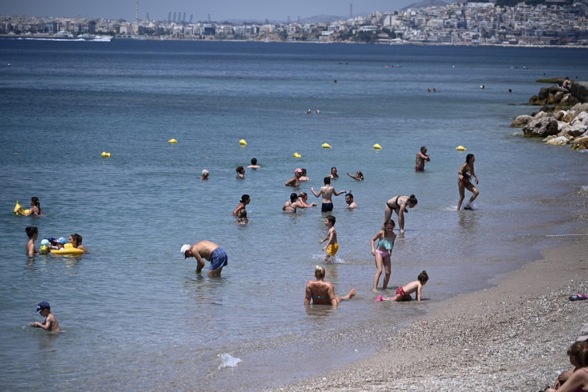Μπάνιο στη θάλασσα: Τι πρέπει να κάνουμε και τι να προσέξουμε