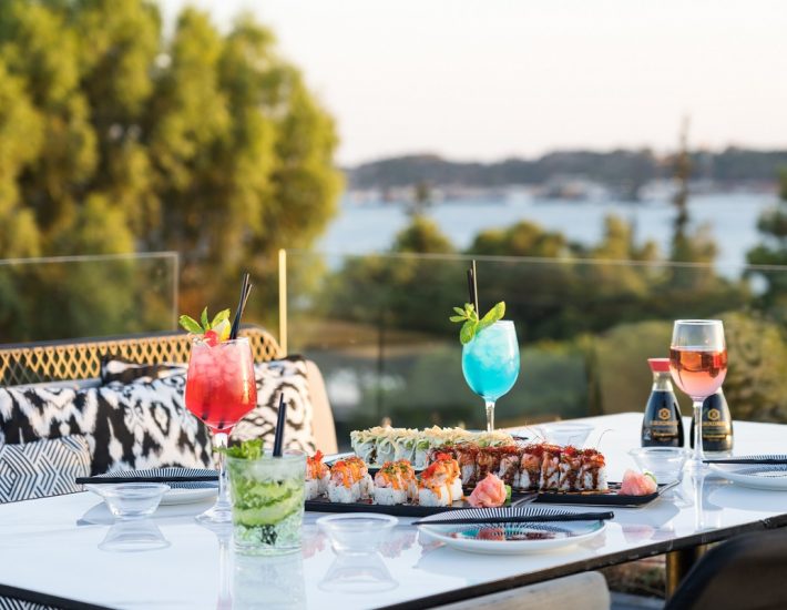 Swell: Σούσι με θέα στην πιο δροσερή ταράτσα της Βουλιαγμένης