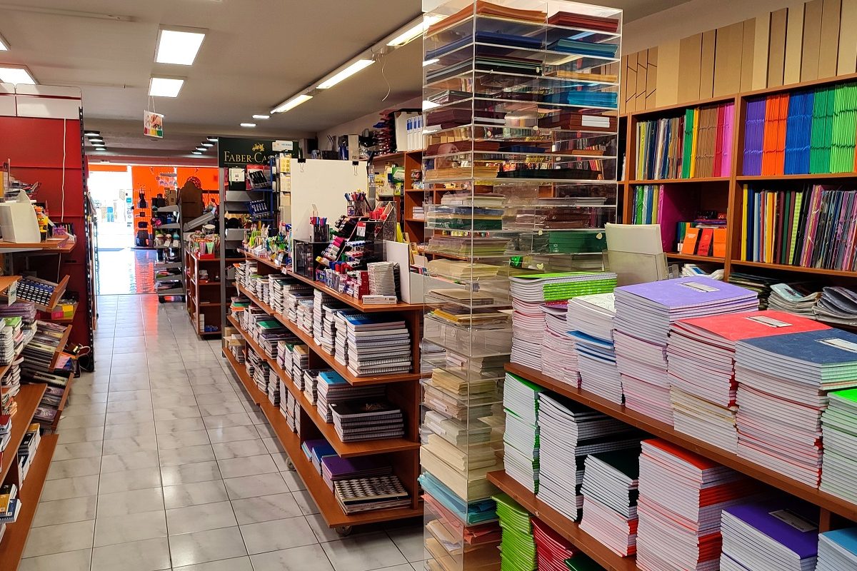 Βιβλιοπωλεία Τετράγωνο: Όταν τα σχολικά δεν είναι εποχιακή υπόθεση